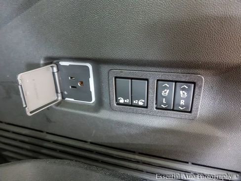 Used 2024 Chevrolet Suburban High Country AWD/4WD image 26