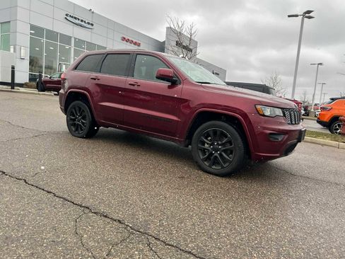 Certified 2021 Jeep Grand Cherokee Laredo X image 11