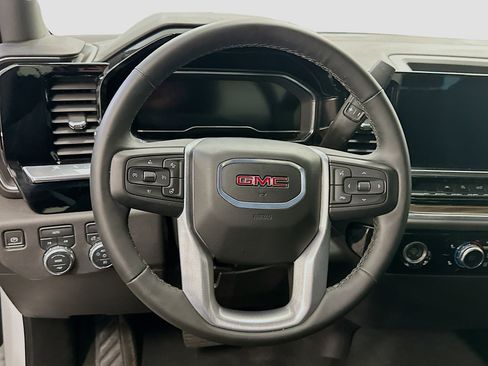 Used 2024 GMC Sierra 1500 Elevation image 18
