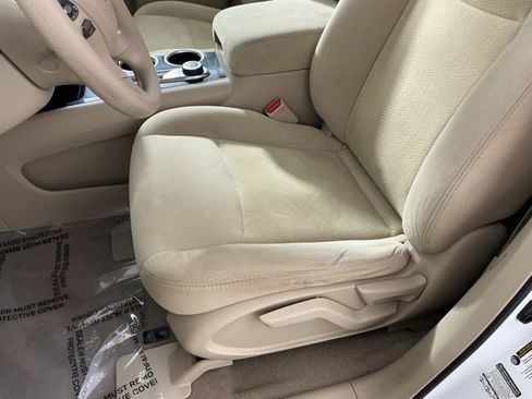 Used 2014 Nissan Pathfinder S image 8