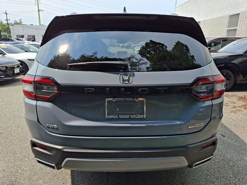 Used 2023 Honda Pilot Touring image 5