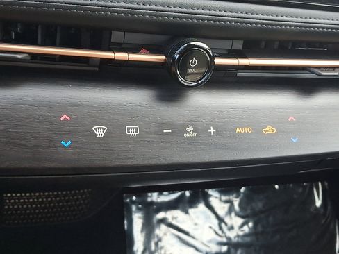 Used 2024 Nissan Ariya AWD image 16