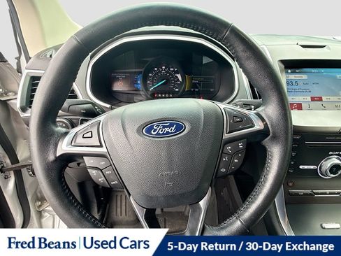 Used 2018 Ford Edge Titanium AWD/4WD image 16