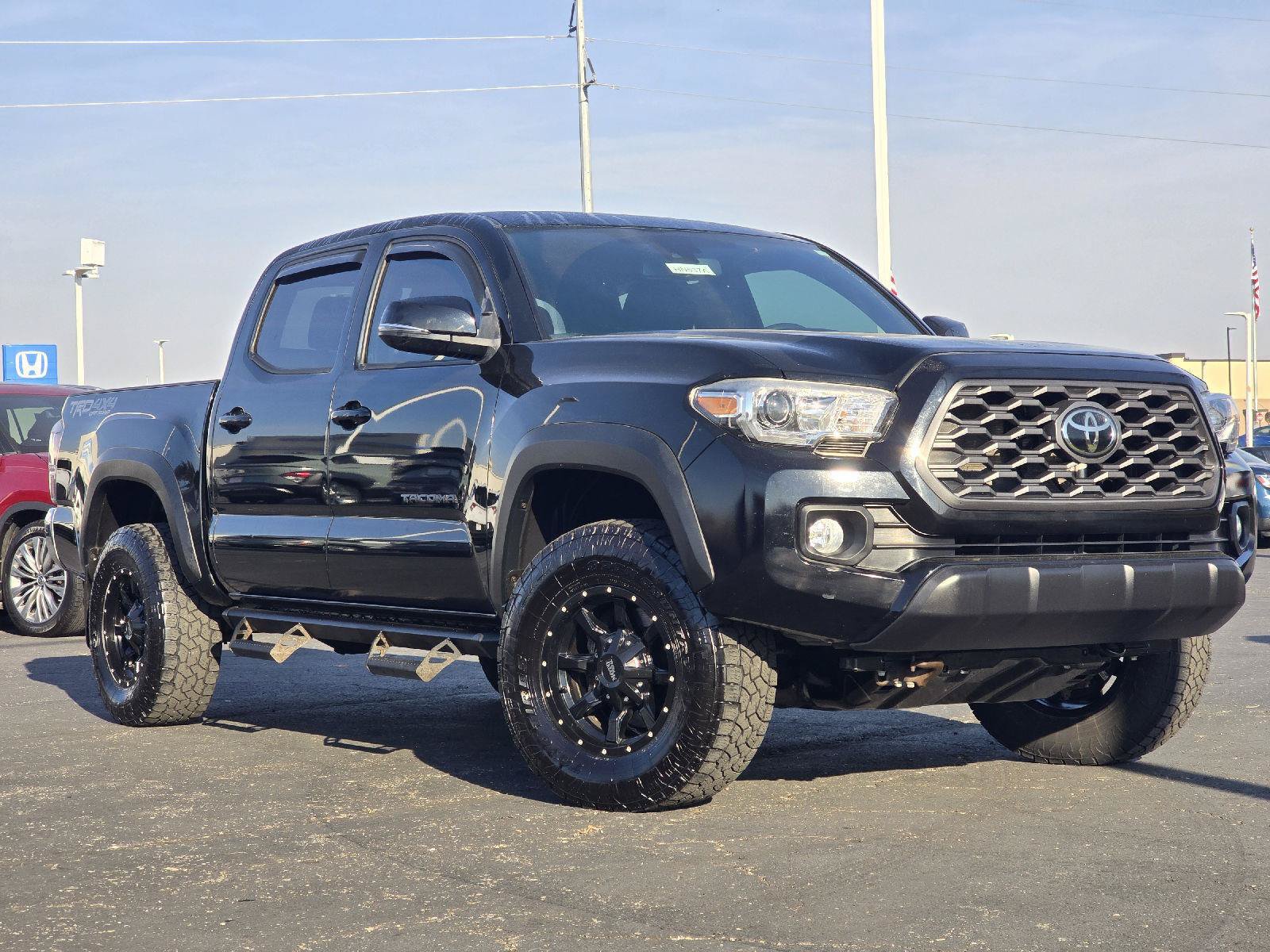 Used 2022 Toyota Tacoma TRD Off-Road AWD/4WD image 1