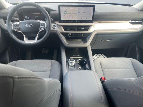 Used 2025 Ford Explorer Active image 11