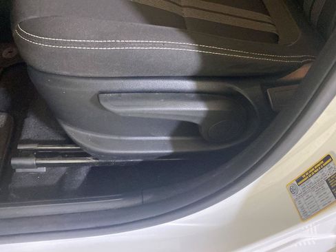 Used 2023 Hyundai Venue SEL w/ Cargo Package FWD image 13