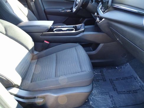 Used 2025 Chevrolet Equinox LT image 10