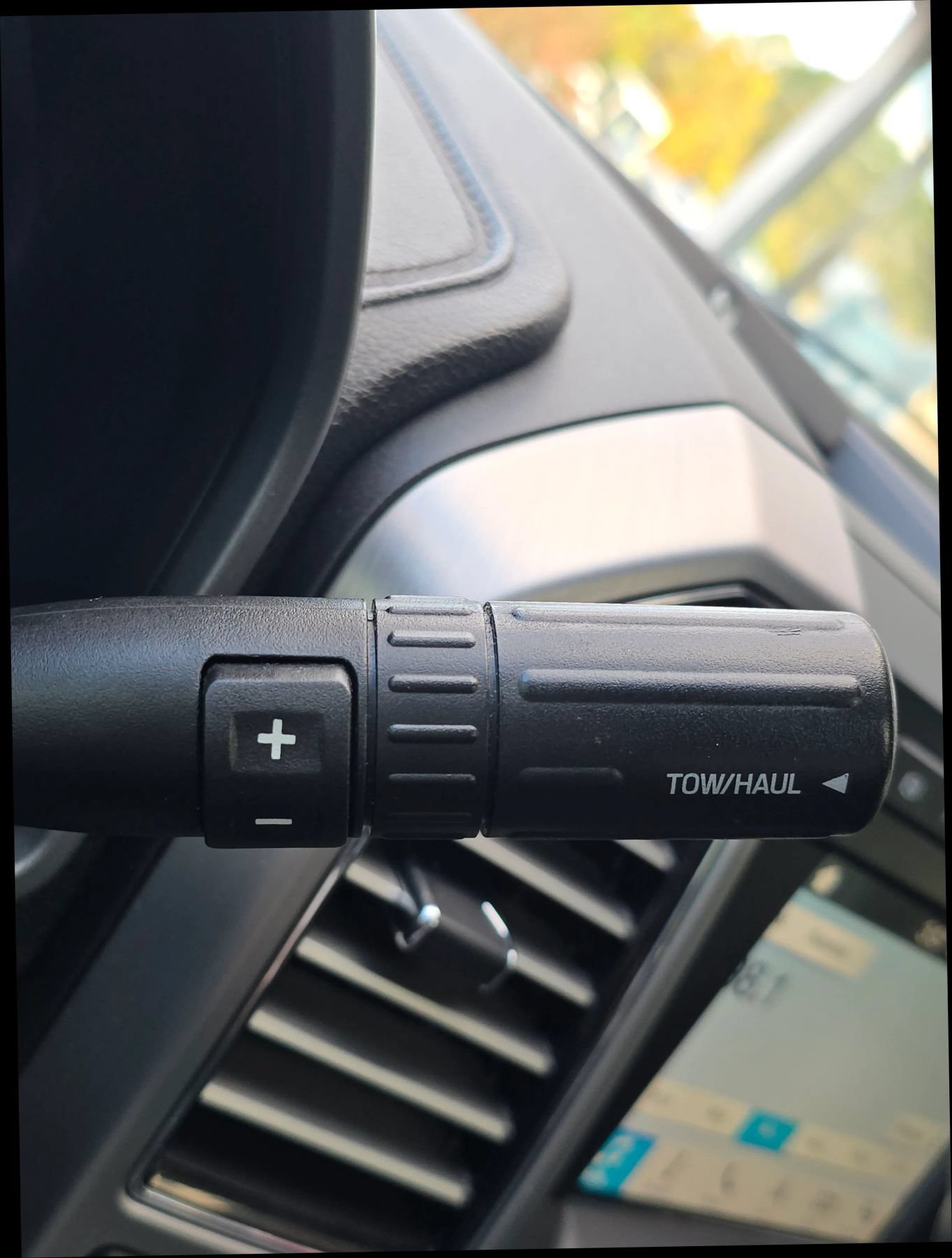 Used 2019 Ford F250 Platinum w/ Platinum Ultimate Package AWD/4WD image 28