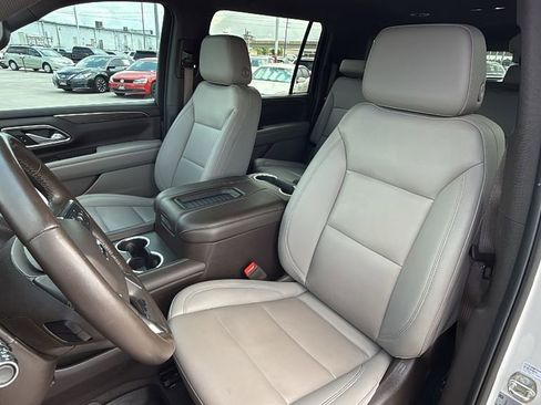 Used 2022 Chevrolet Suburban Z71 image 14