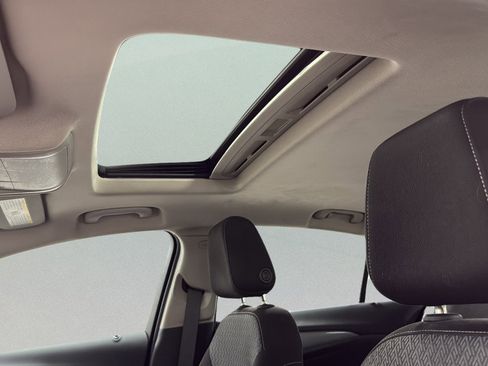 Used 2018 Buick Regal Preferred image 19