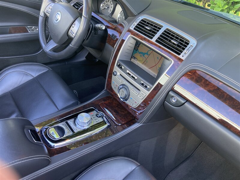 Used 2010 Jaguar XK Convertible RWD image 28