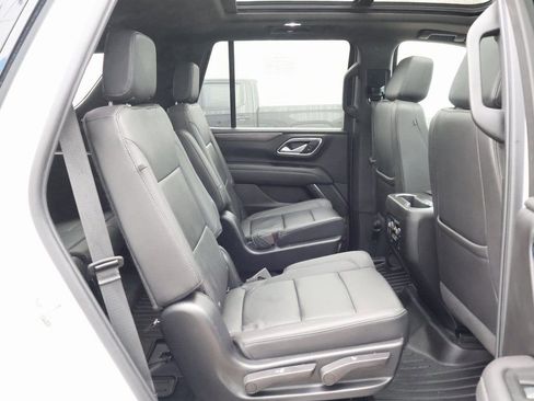 Certified 2022 Chevrolet Tahoe Z71 w/ Luxury Package AWD/4WD image 33