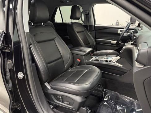 Certified 2023 Ford Explorer XLT w/ Equipment Group 202A image 37
