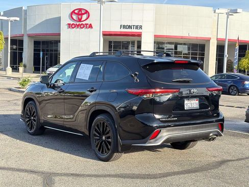 Used 2023 Toyota Highlander XSE image 5