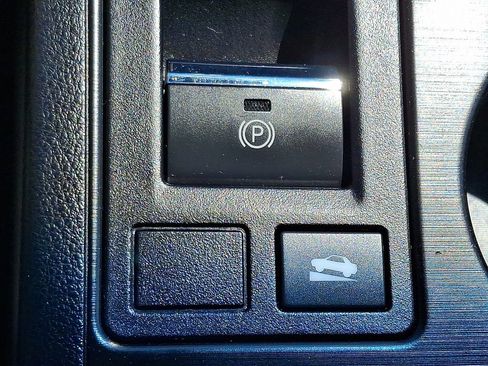 Used 2019 Subaru Legacy 2.5i Premium AWD/4WD image 24