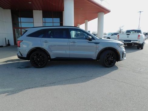 Used 2022 Kia Sorento SX image 10