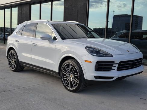 Used 2022 Porsche Cayenne image 6