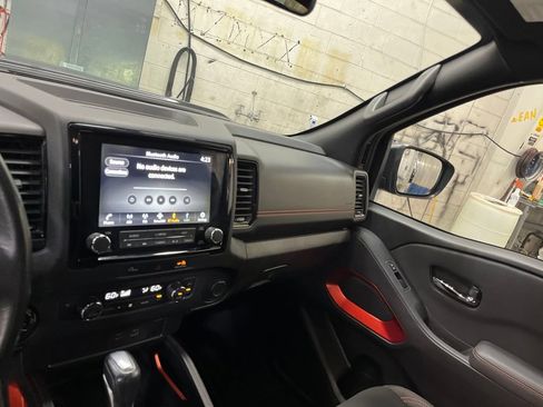 Used 2024 Nissan Frontier PRO-4X AWD/4WD image 18