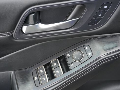 Used 2023 Nissan Rogue SL image 9