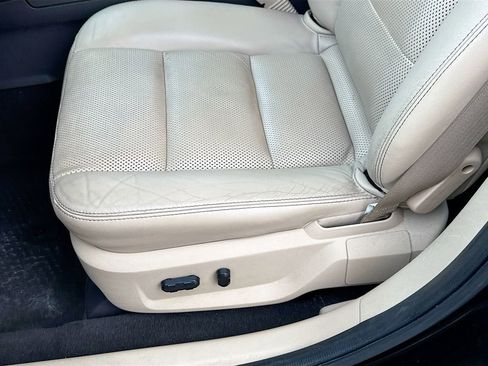 Used 2008 Ford Taurus Limited FWD image 21