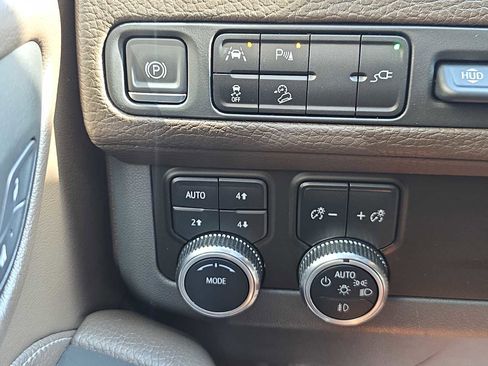 Used 2021 GMC Yukon Denali image 29