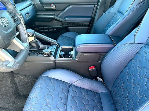 Used 2026 Toyota 4Runner Platinum AWD/4WD image 13