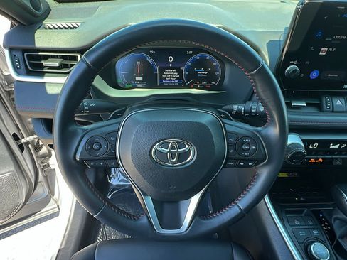 Used 2023 Toyota RAV4 XSE AWD/4WD image 18