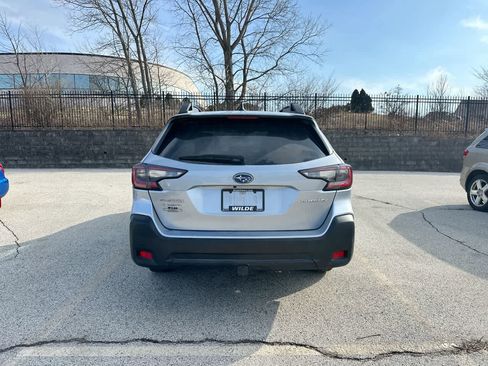 Certified 2024 Subaru Outback Premium image 3