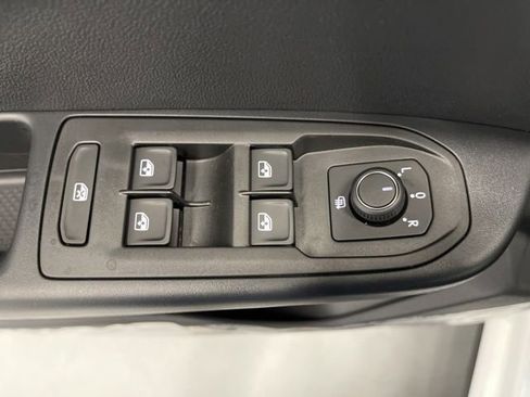 New 2026 Volkswagen Taos SE image 28