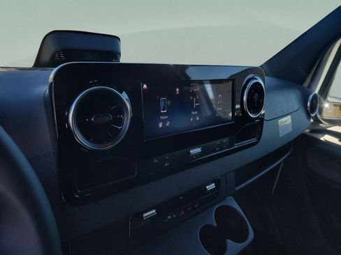 Used 2026 Mercedes-Benz Sprinter 2500 image 17