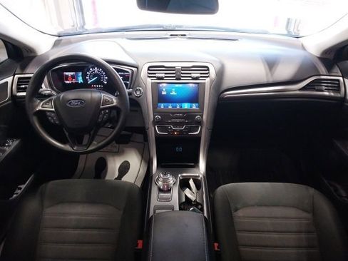 Used 2020 Ford Fusion SE image 10