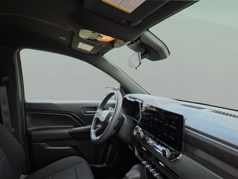 Used 2023 Chevrolet Colorado W/T RWD image 30