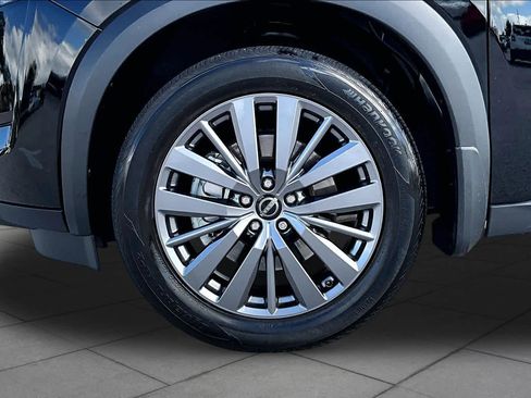 Used 2024 Nissan Pathfinder SL w/ SL Premium Package FWD image 11