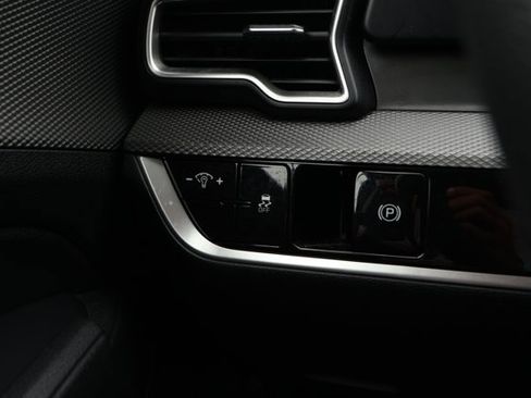 Used 2024 Kia Sportage LX image 15