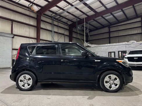 Used 2015 Kia Soul image 4