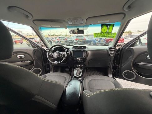 Used 2016 Kia Soul + w/ Audio Package FWD image 17