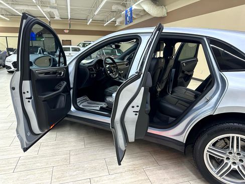 Used 2016 Porsche Macan S image 14