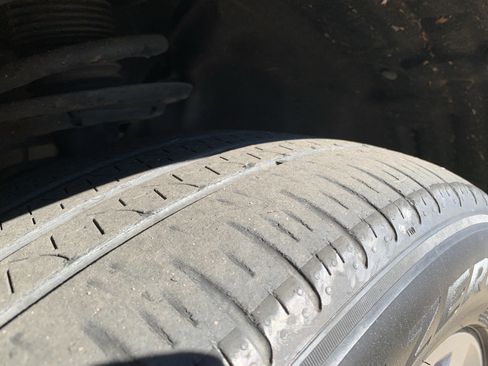 Used 2022 Ford Explorer XLT w/ Equipment Group 202A image 12