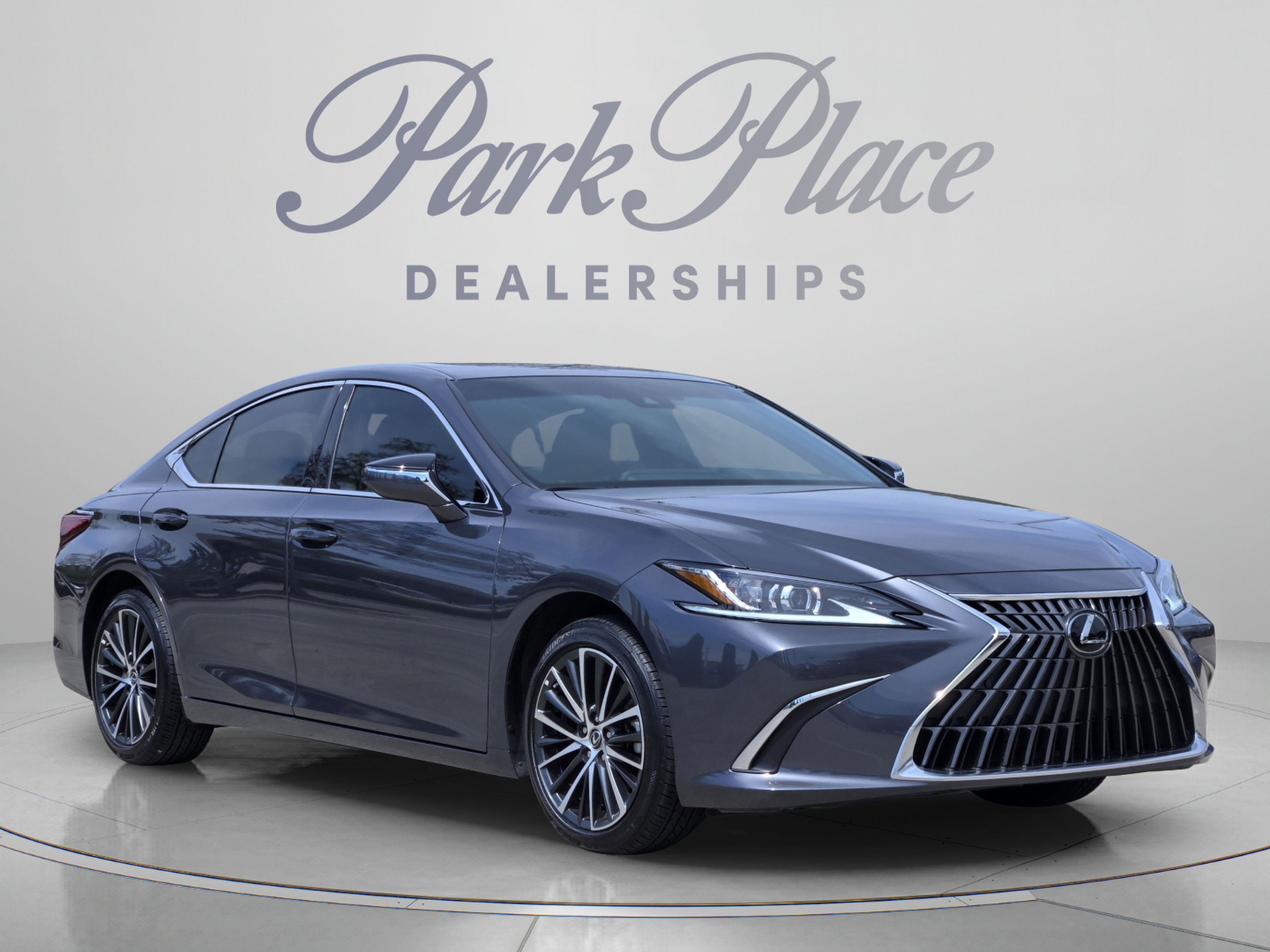 Used 2025 Lexus ES 350 w/ Premium Package FWD image 7
