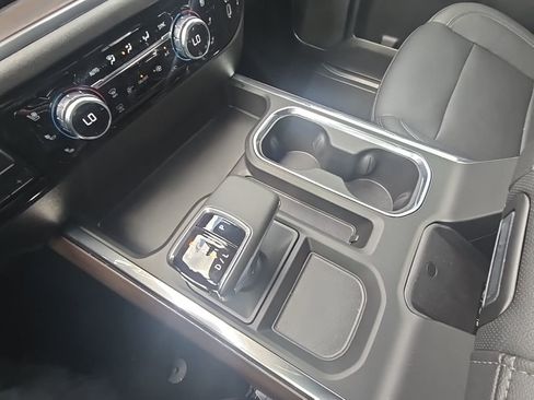 Used 2024 GMC Sierra 1500 SLT w/ SLT Premium Plus Package image 32