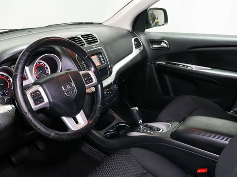 Used 2019 Dodge Journey SE w/ Premium Group FWD image 17
