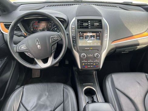 Used 2017 Lincoln MKC Reserve image 9