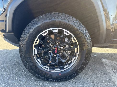 New 2026 GMC Canyon AT4 image 3