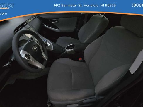 Used 2015 Toyota Prius Three FWD image 16