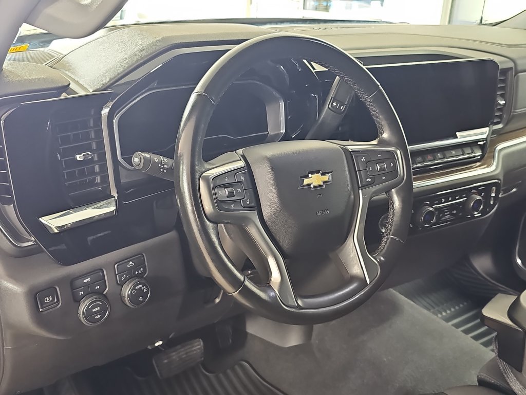 Used 2024 Chevrolet Silverado 1500 LT AWD/4WD image 19