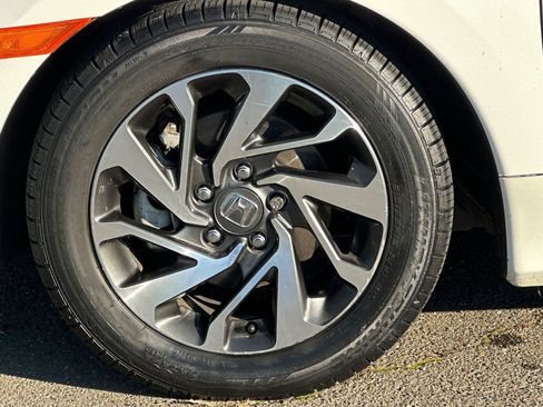 Used 2018 Honda Civic EX image 25