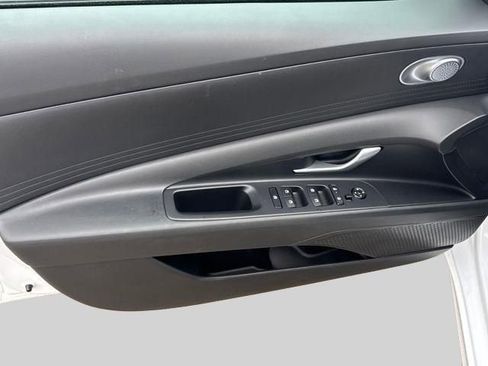 Used 2024 Hyundai Elantra SEL FWD image 6