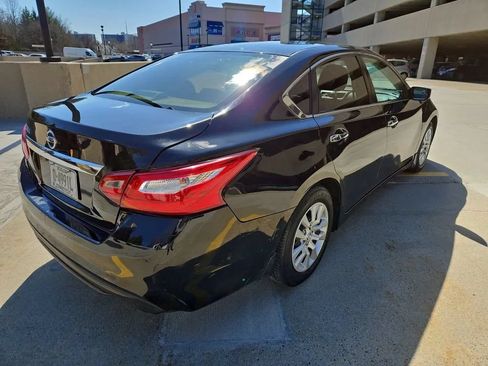 Used 2017 Nissan Altima 2.5 S w/ Power Driver Seat Package FWD image 3