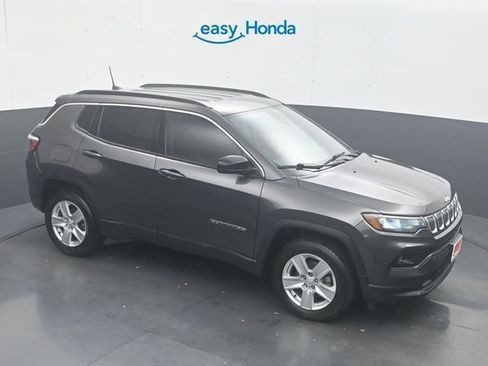 Used 2022 Jeep Compass Latitude AWD/4WD image 19