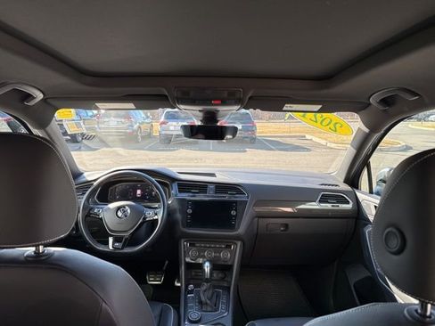 Used 2021 Volkswagen Tiguan SEL Premium R-Line image 12